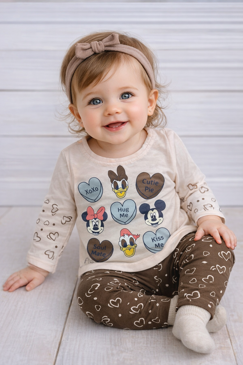 Adorable girls's Heart-Themed full sleeve top and pajama Set