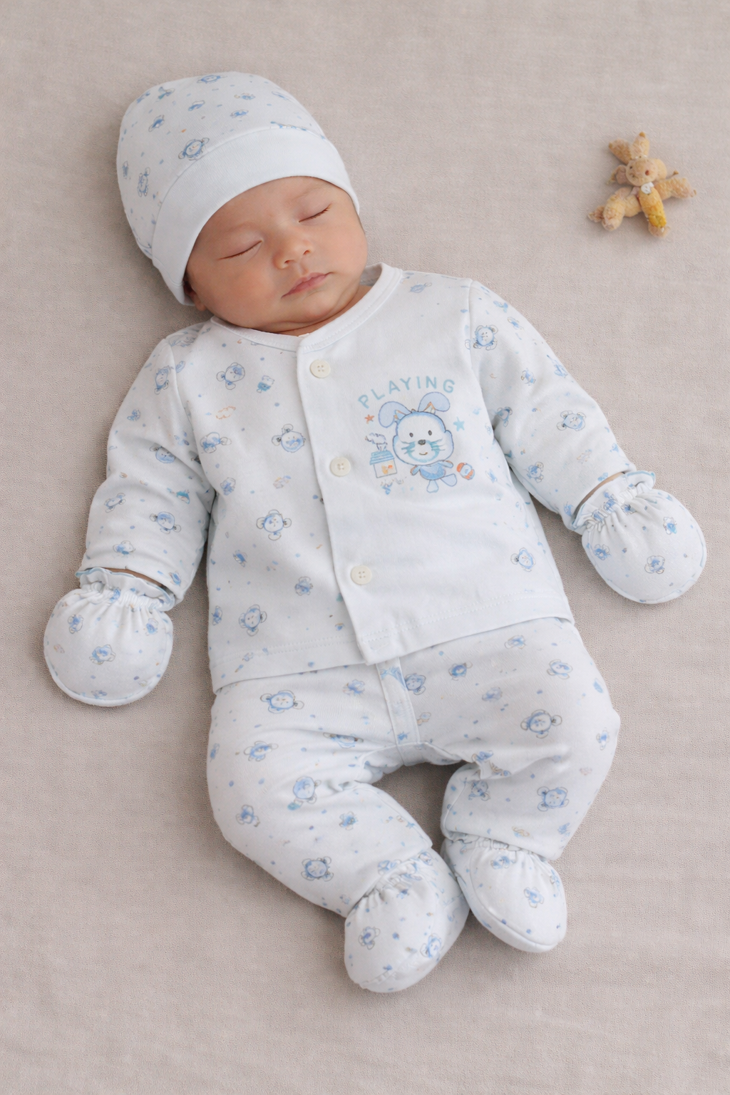 Charming New Born Clothing Set with Playful Prints