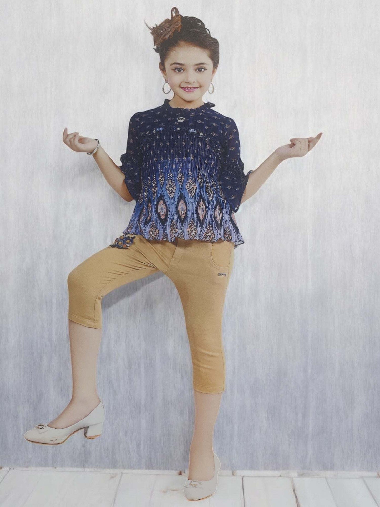 Stylish blue top and beige jeans set