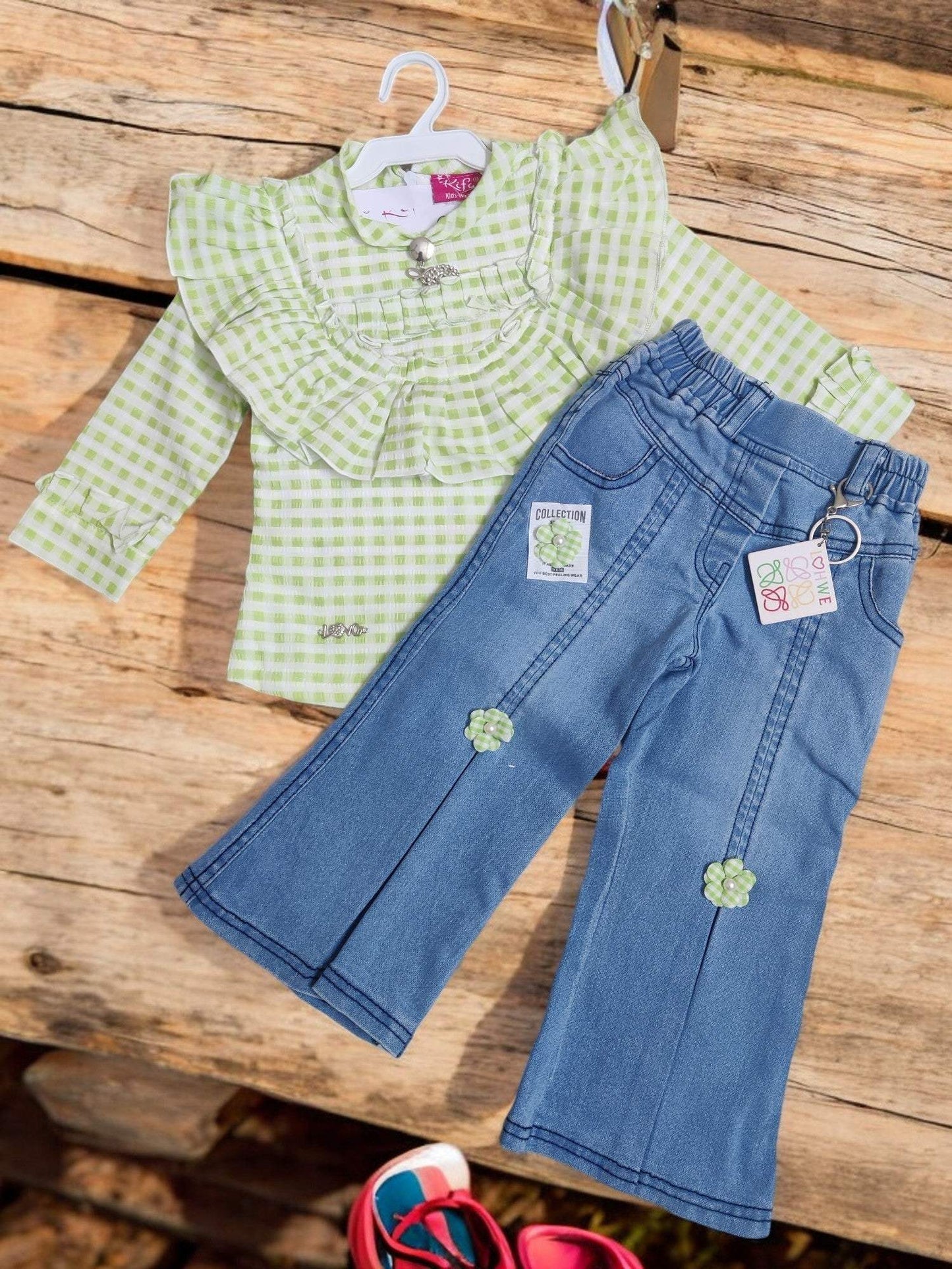Charming Girl's top and denim jeans