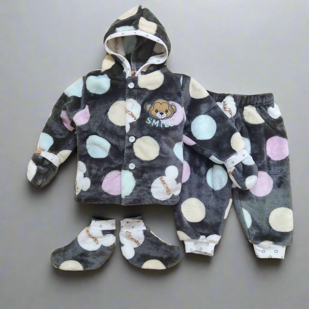 Newborn Winter Clothing Set (0-3 Months)