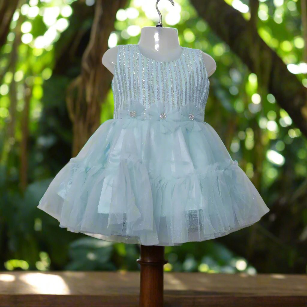 Elegant Blue Tulle Dress with Sequin Accents for a Chic Look