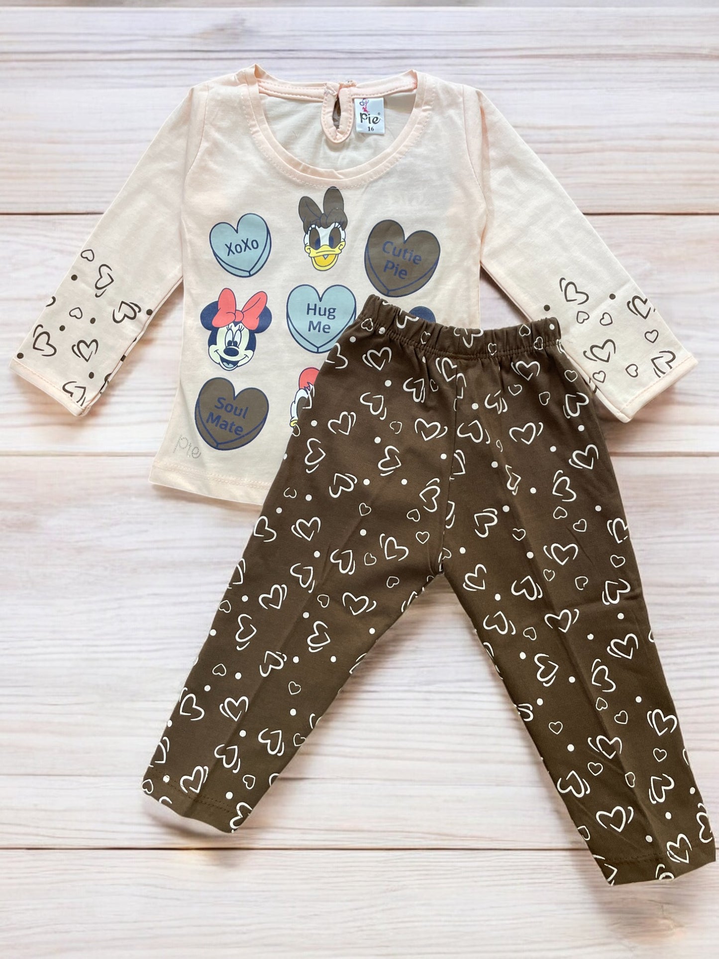 Adorable girls's Heart-Themed full sleeve top and pajama Set
