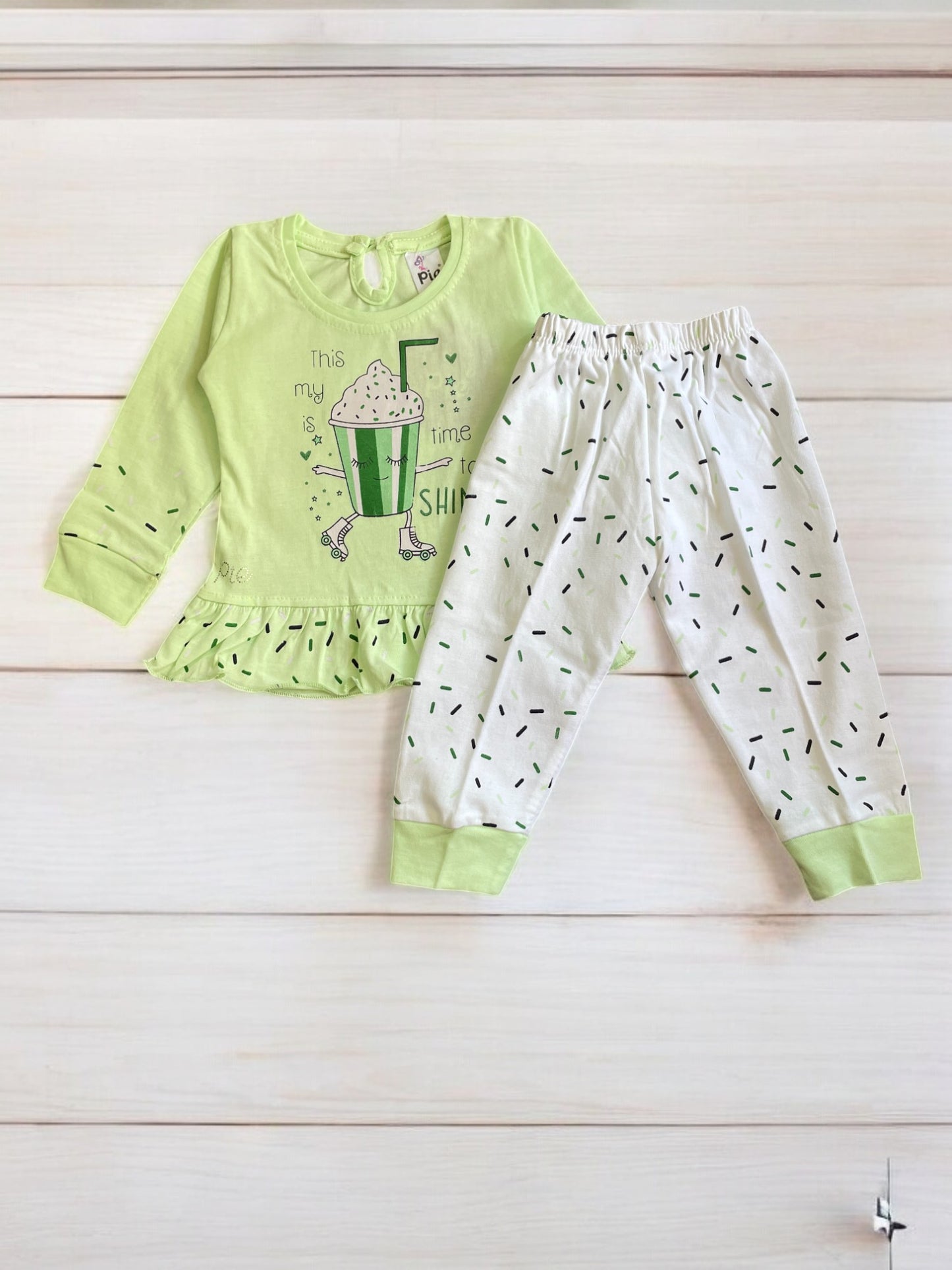 Adorable Cupcake-Themed Girls Pajama Set with Full Sleeve Top and Bottom