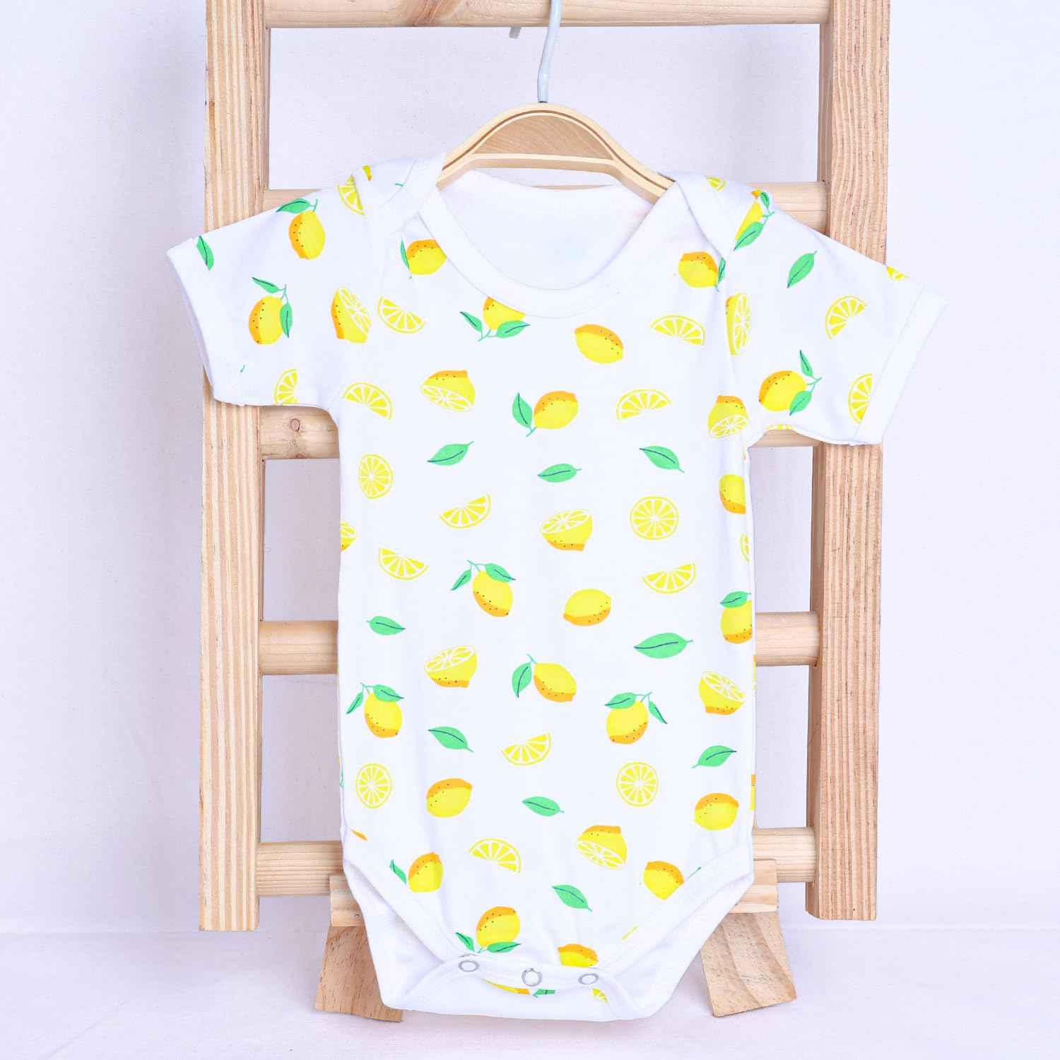 MOM'S HOME Organic Cotton Baby Essentials Gift Set | Baby Shower Gift Hamper | Baby Clothing Gift Combo | Lemon | Pack of 7