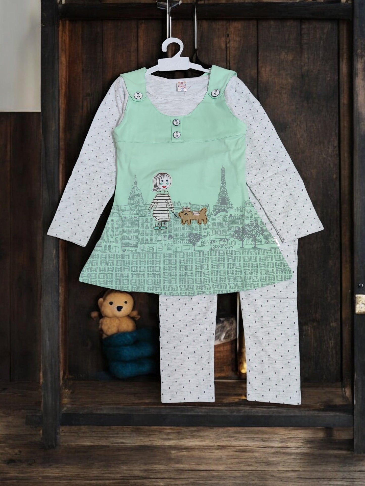 Charming girl's classic top and pajama set - Bumblehugs