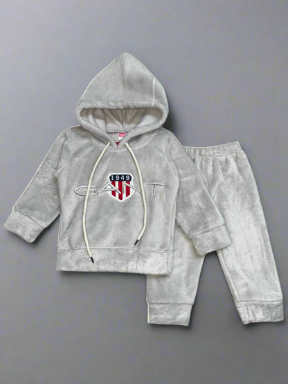 Stylish GANT Hoodie and Pants Set for Ultimate Comfort and Style