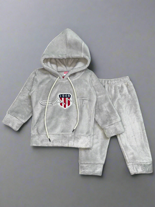 Stylish GANT Hoodie and Pants Set for Ultimate Comfort and Style